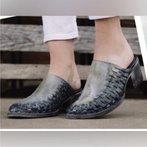 Freebird by Steven Sofia Navy Steel Blue Woven Leather Heeled Mule Clog Shoes 7